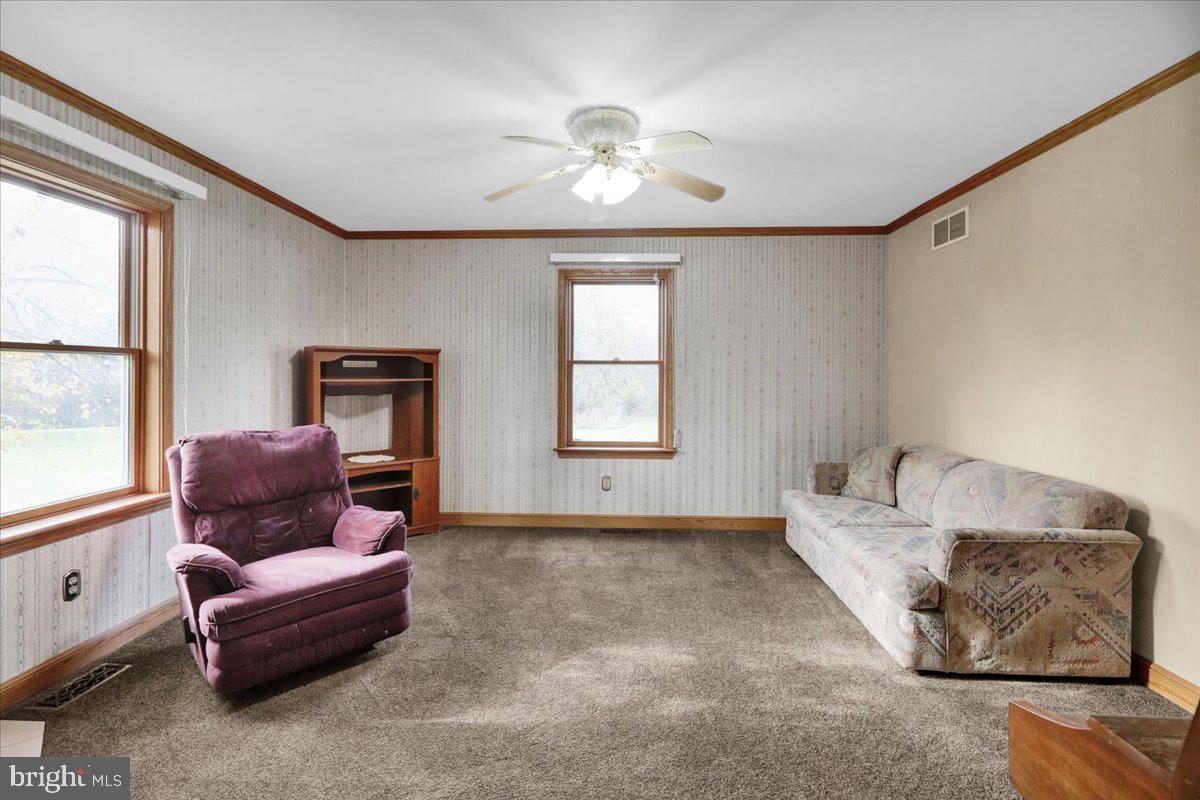 VILLAGE HOLLOW - Residential