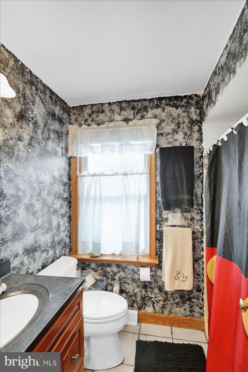 VILLAGE HOLLOW - Residential