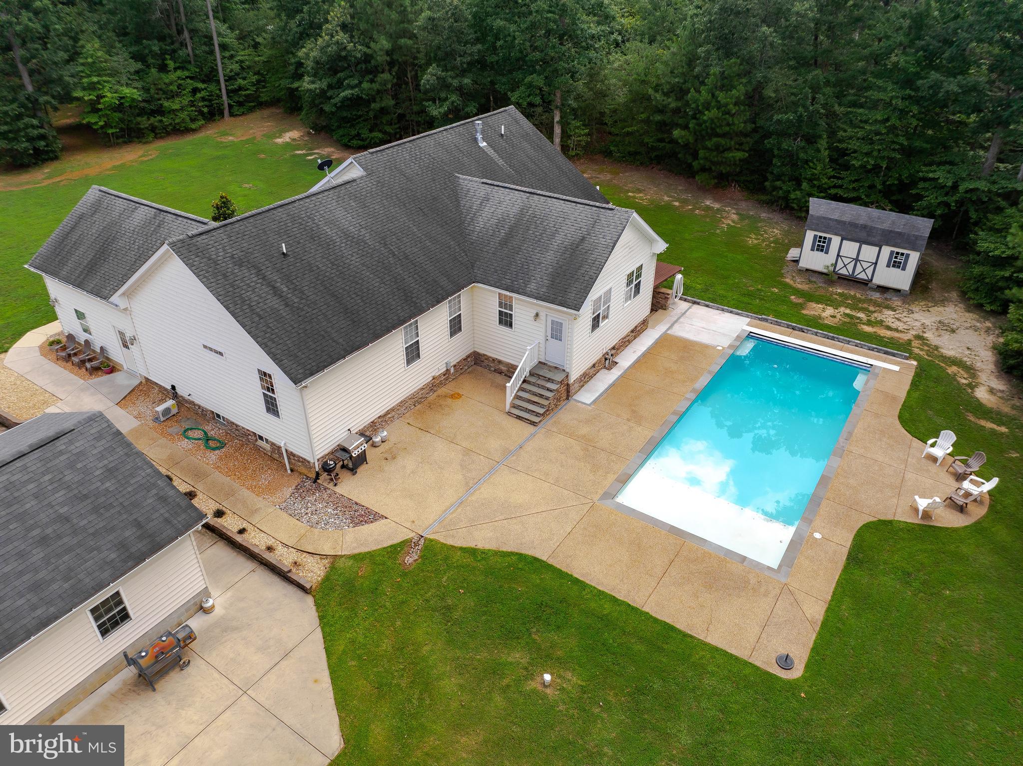 LITTLE HOLLY - Residential