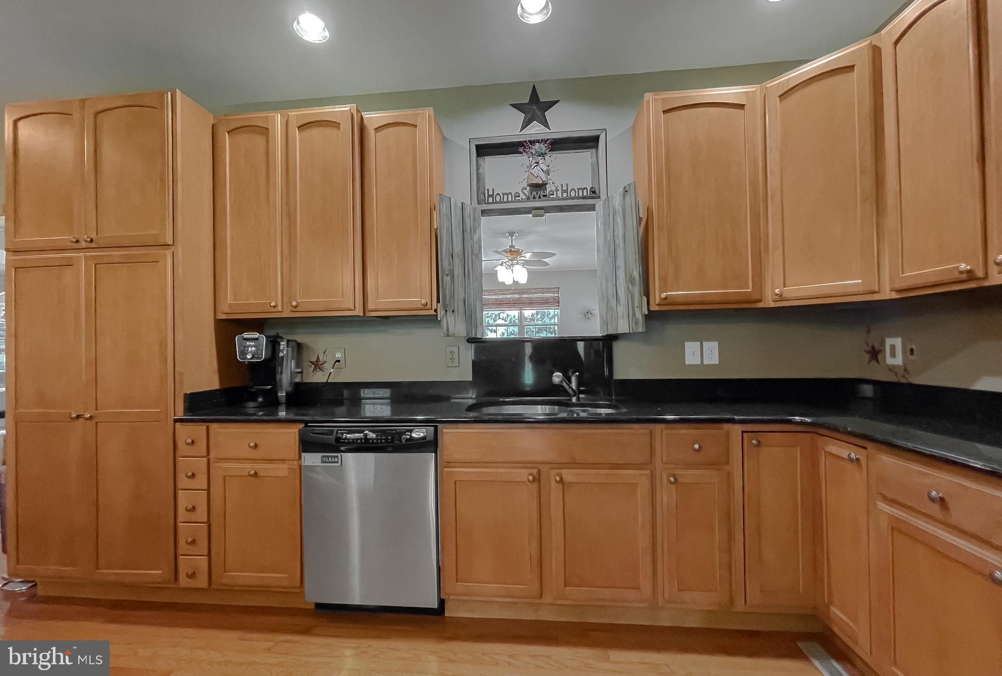 LITTLE HOLLY - Residential