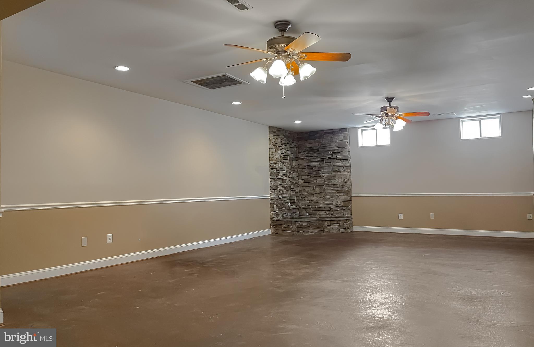 LITTLE HOLLY - Residential