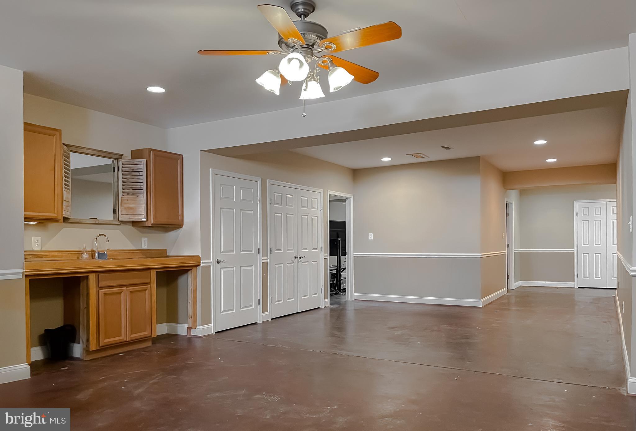 LITTLE HOLLY - Residential