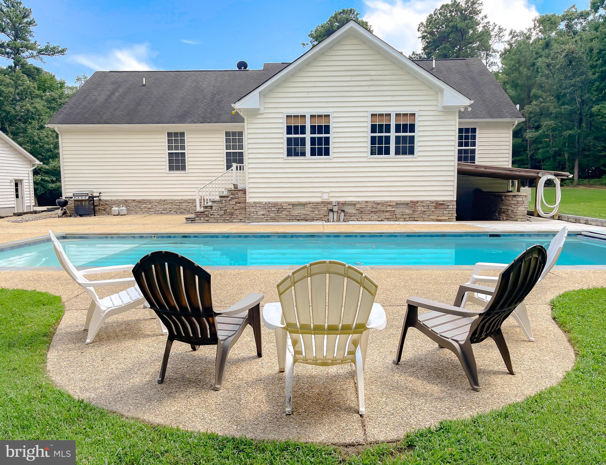 LITTLE HOLLY - Residential