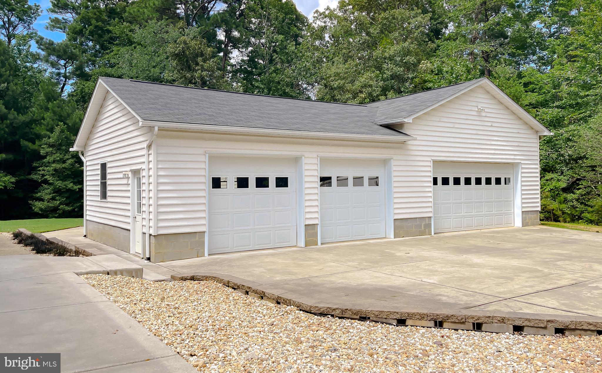 LITTLE HOLLY - Residential