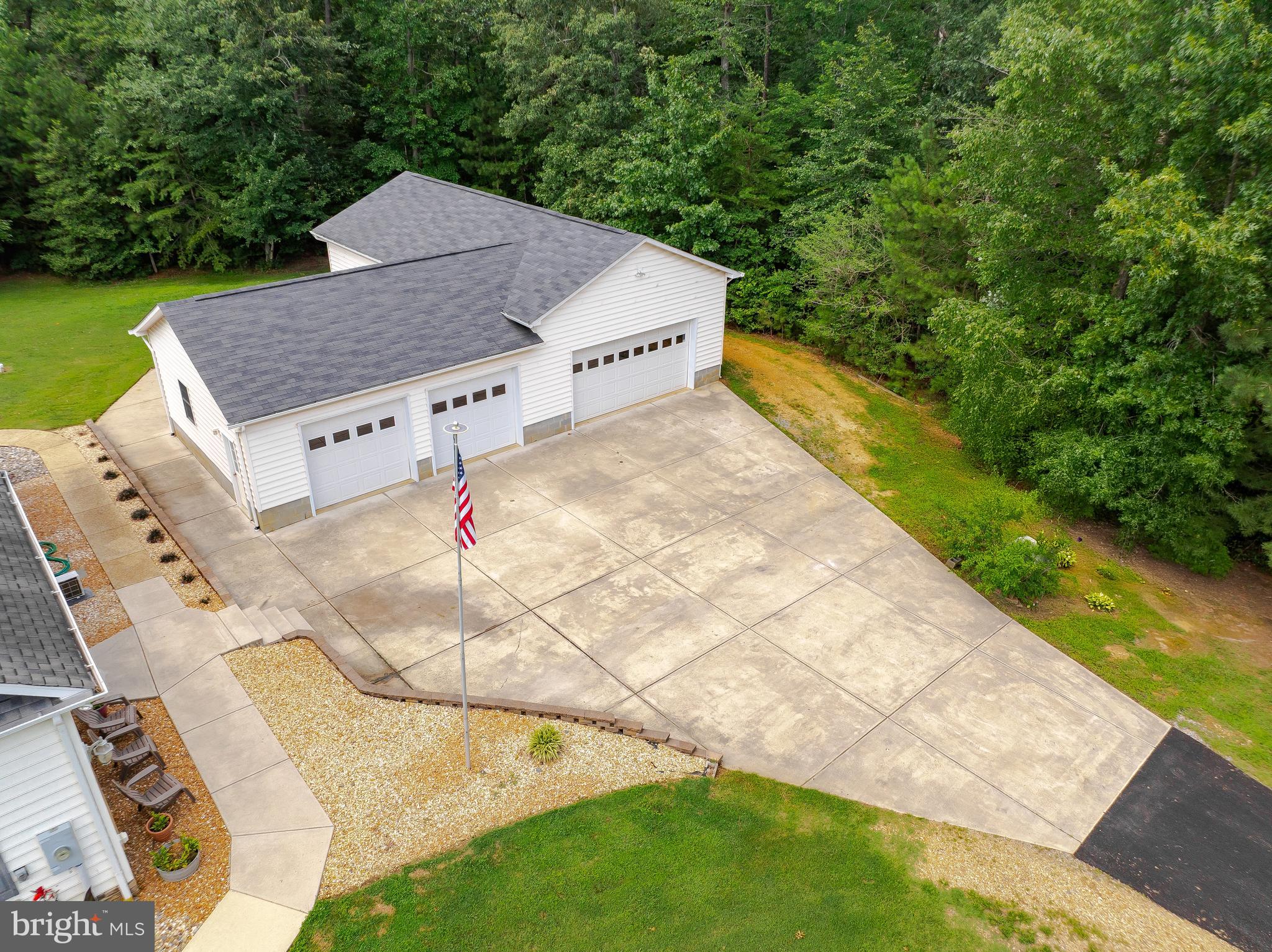 LITTLE HOLLY - Residential