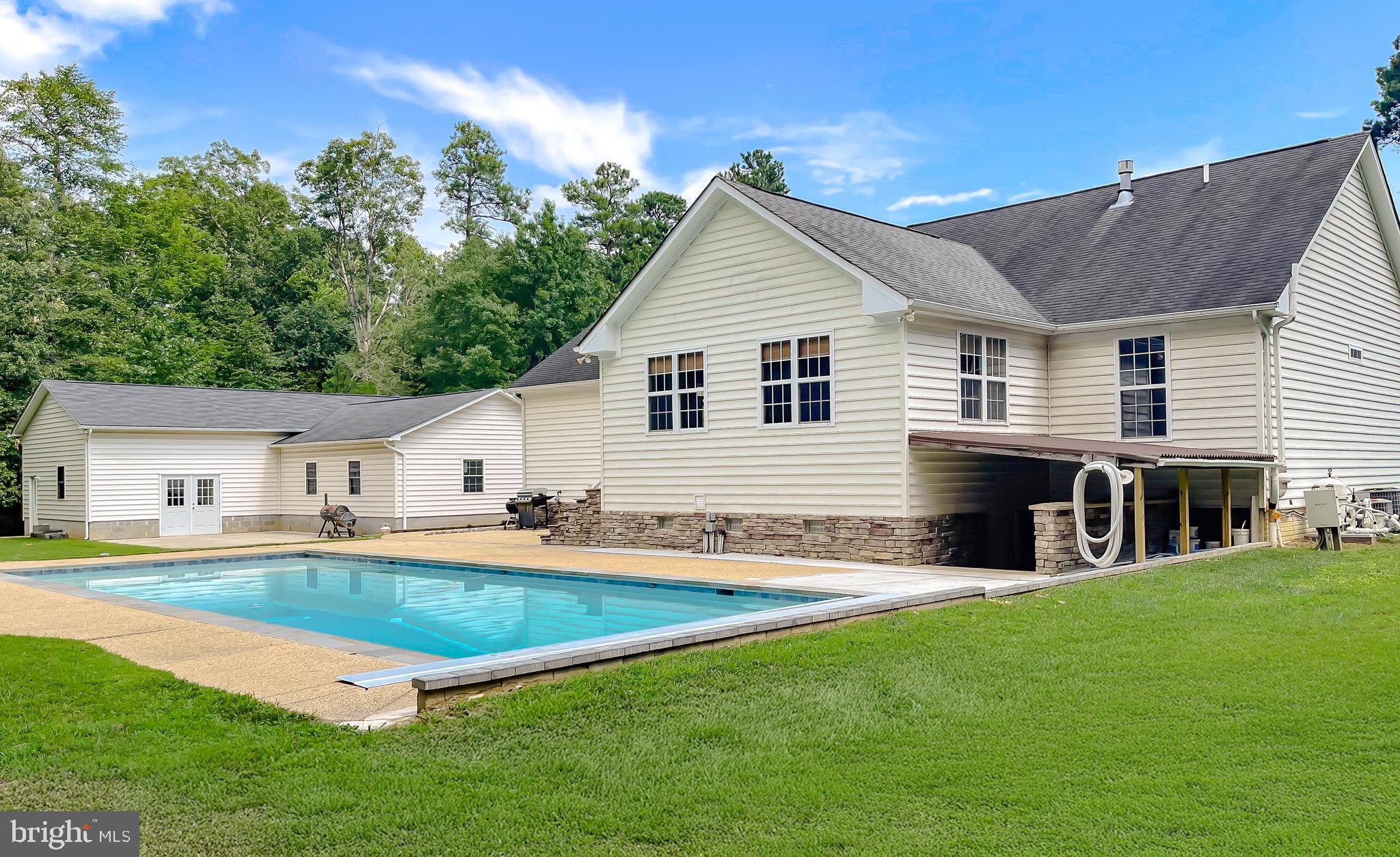 LITTLE HOLLY - Residential