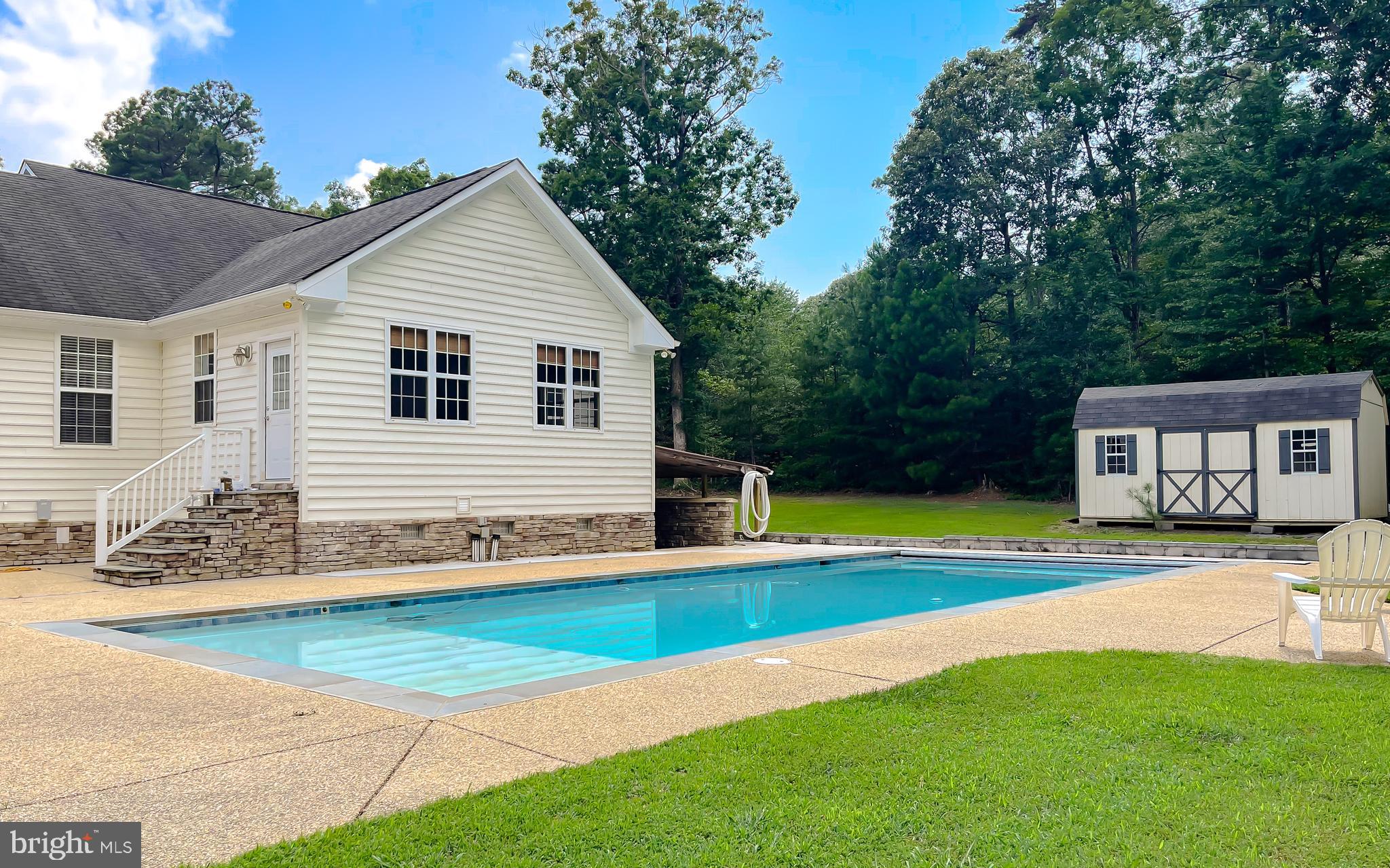 LITTLE HOLLY - Residential