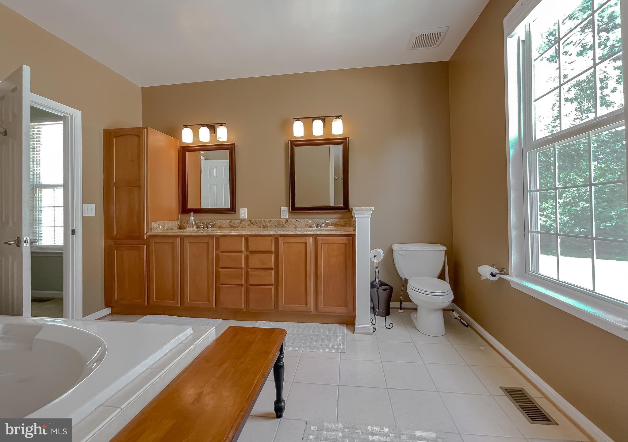 LITTLE HOLLY - Residential