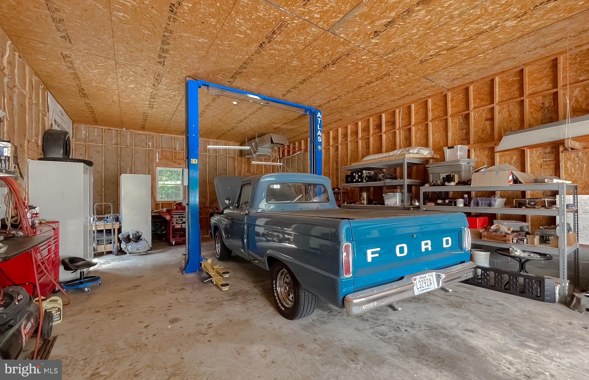 LITTLE HOLLY - Residential