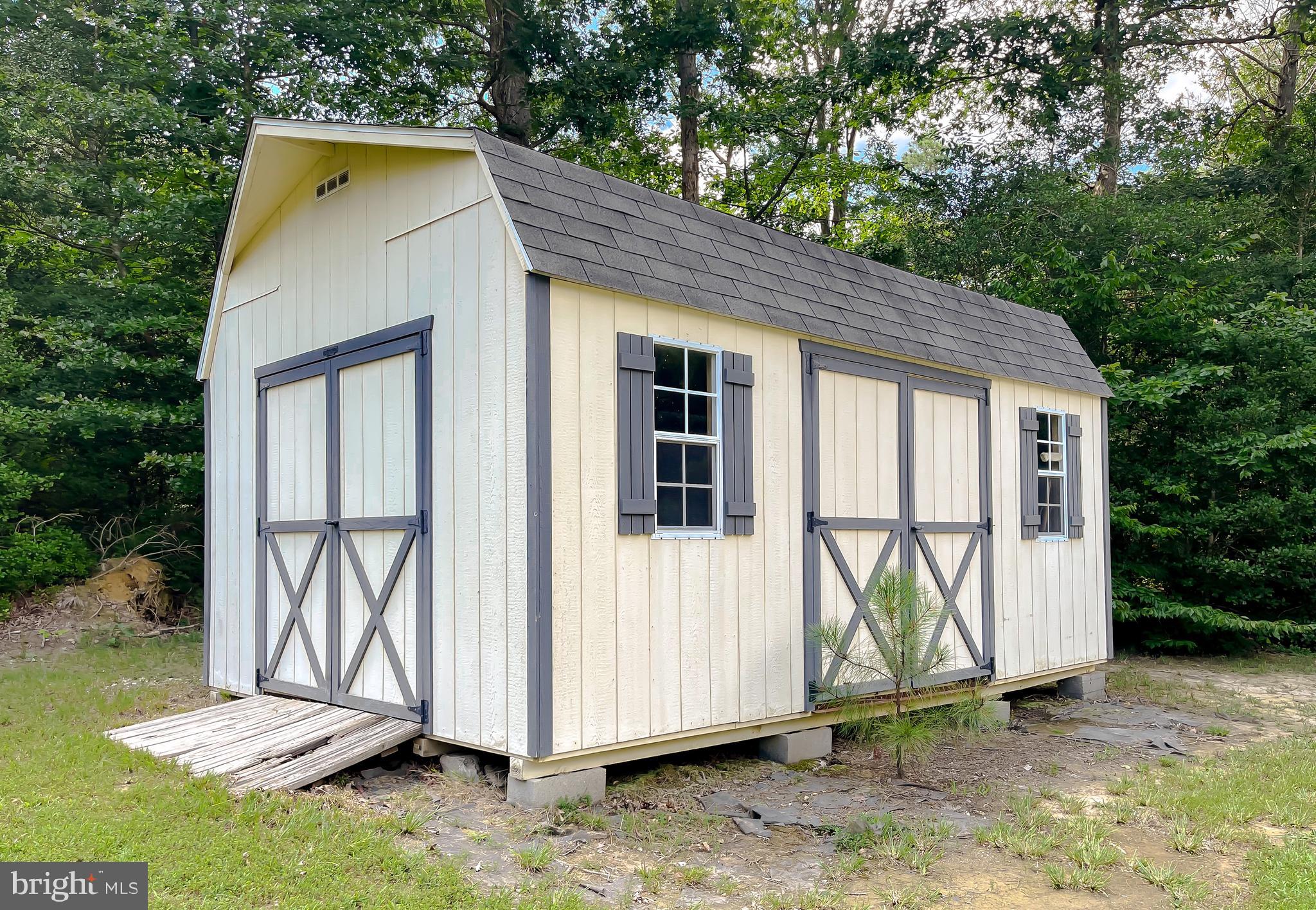 LITTLE HOLLY - Residential