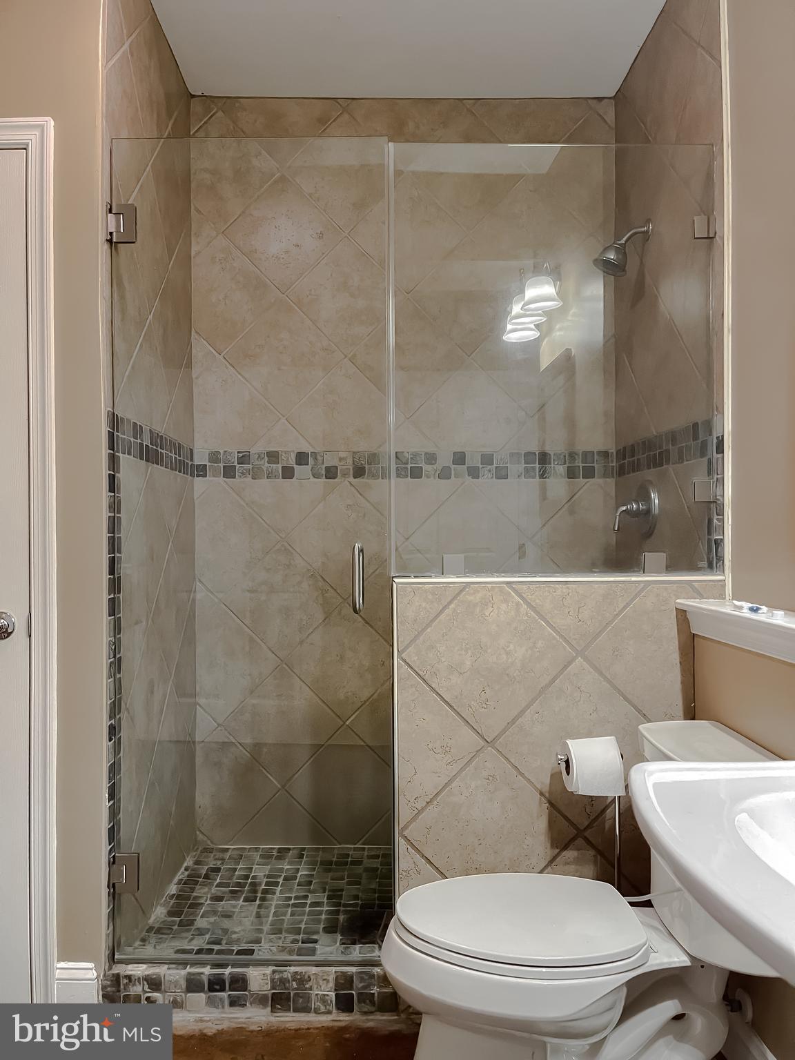 LITTLE HOLLY - Residential