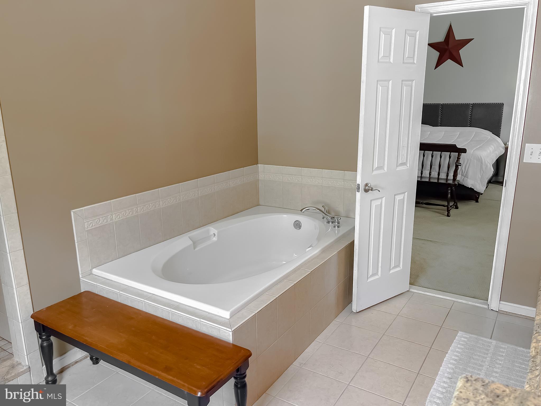 LITTLE HOLLY - Residential