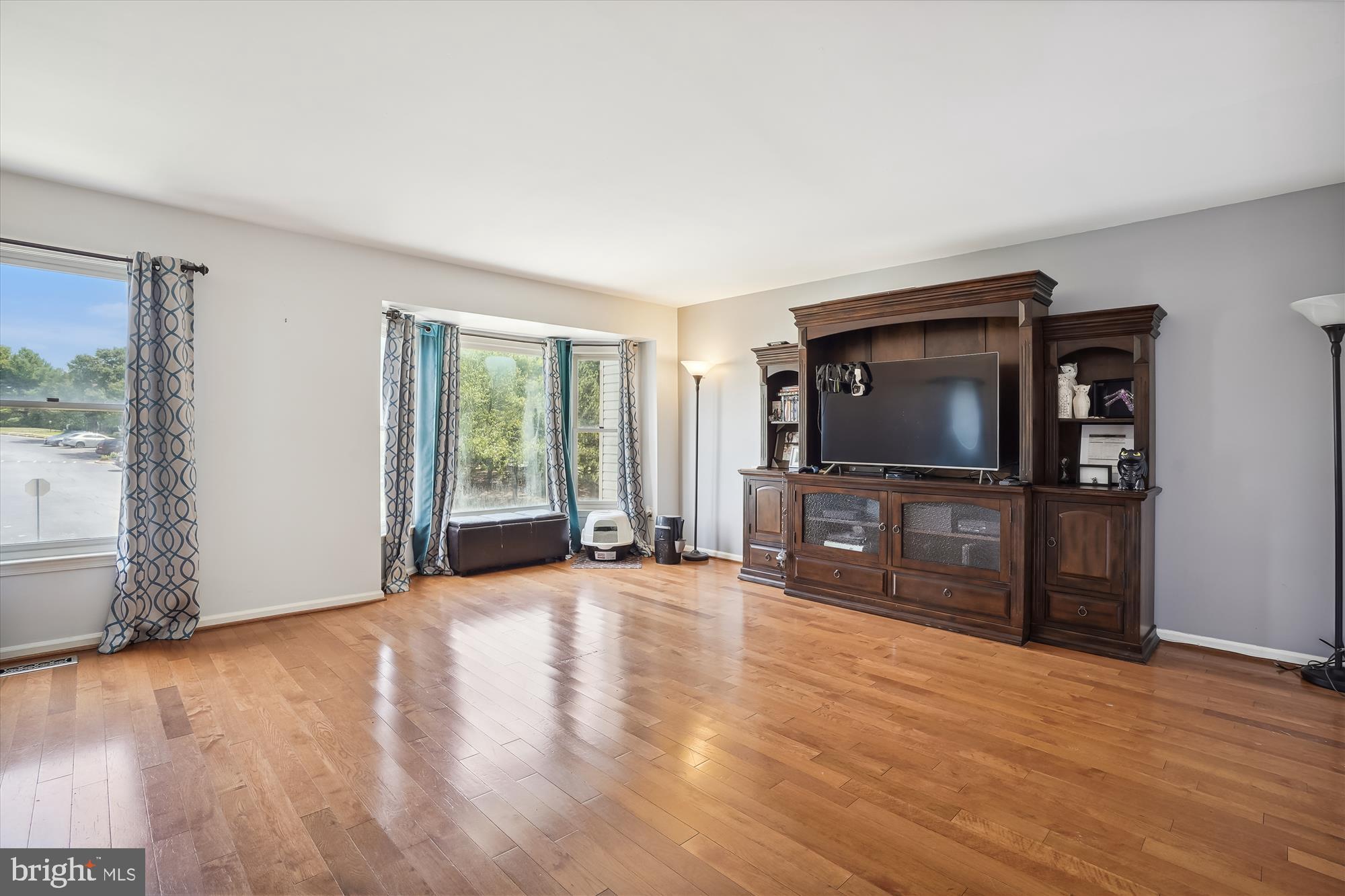 RIVER OAKS - Residential