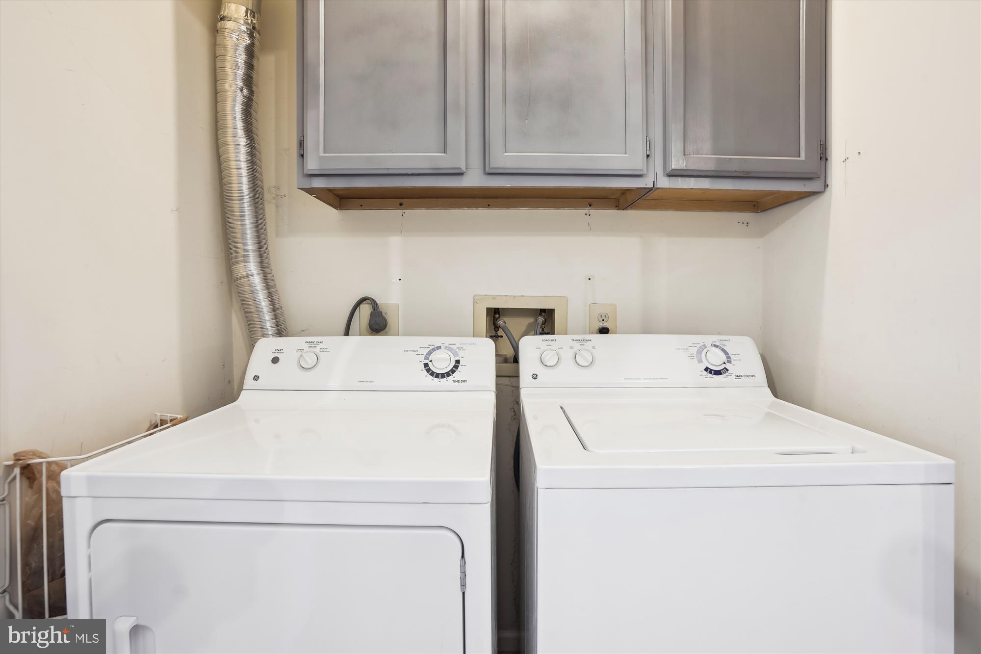 RIVER OAKS - Residential