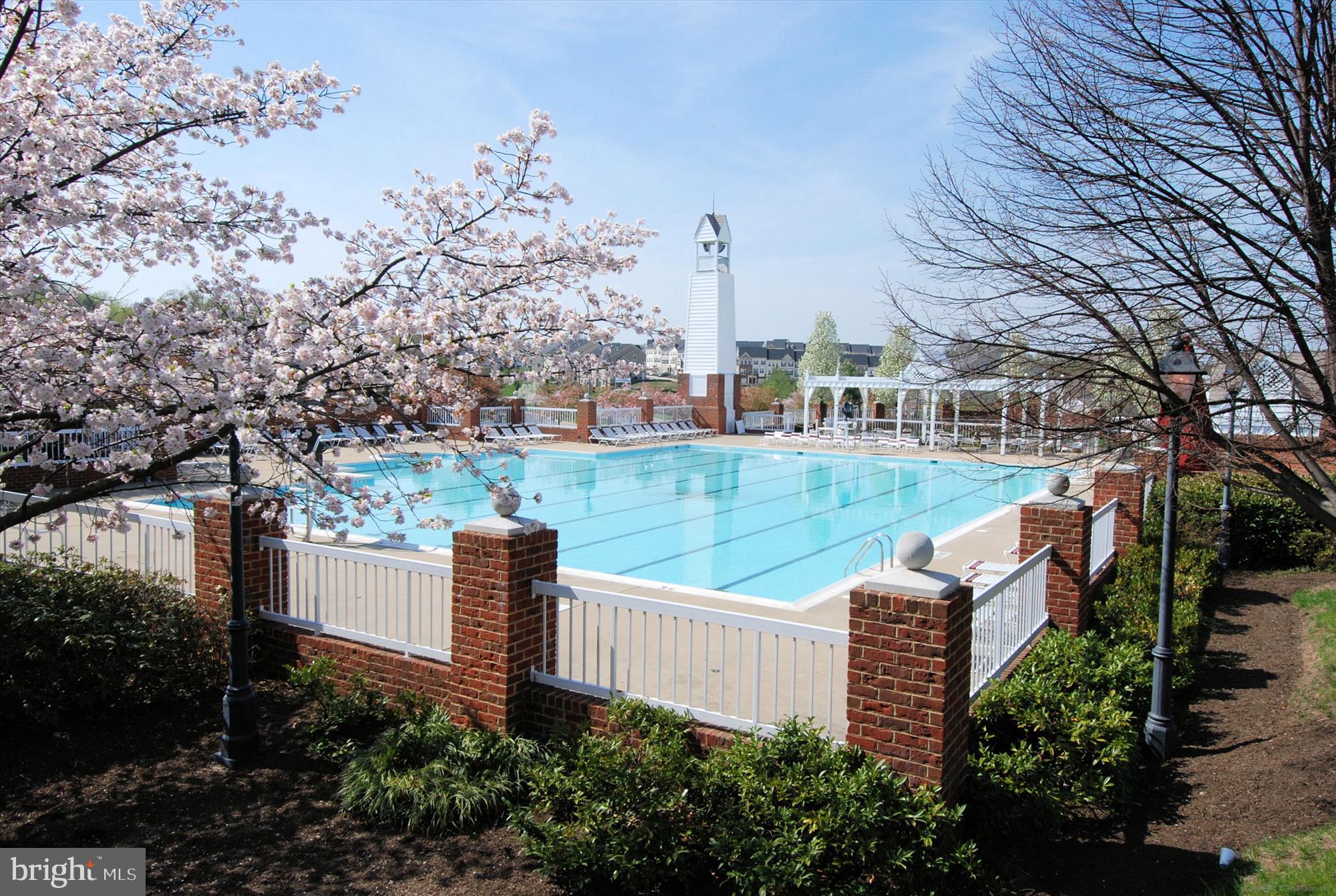 RIVER OAKS - Residential