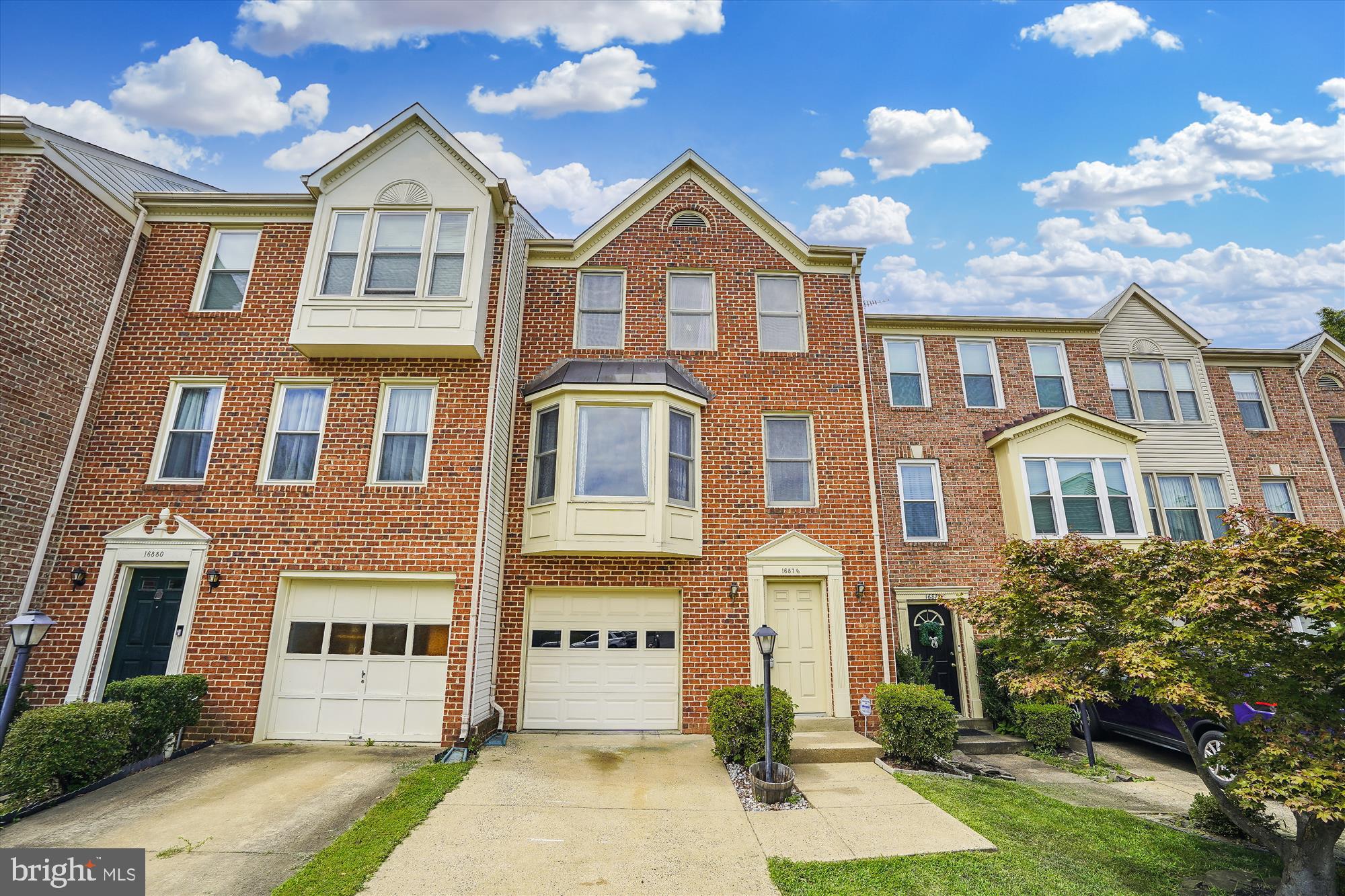 RIVER OAKS - Residential