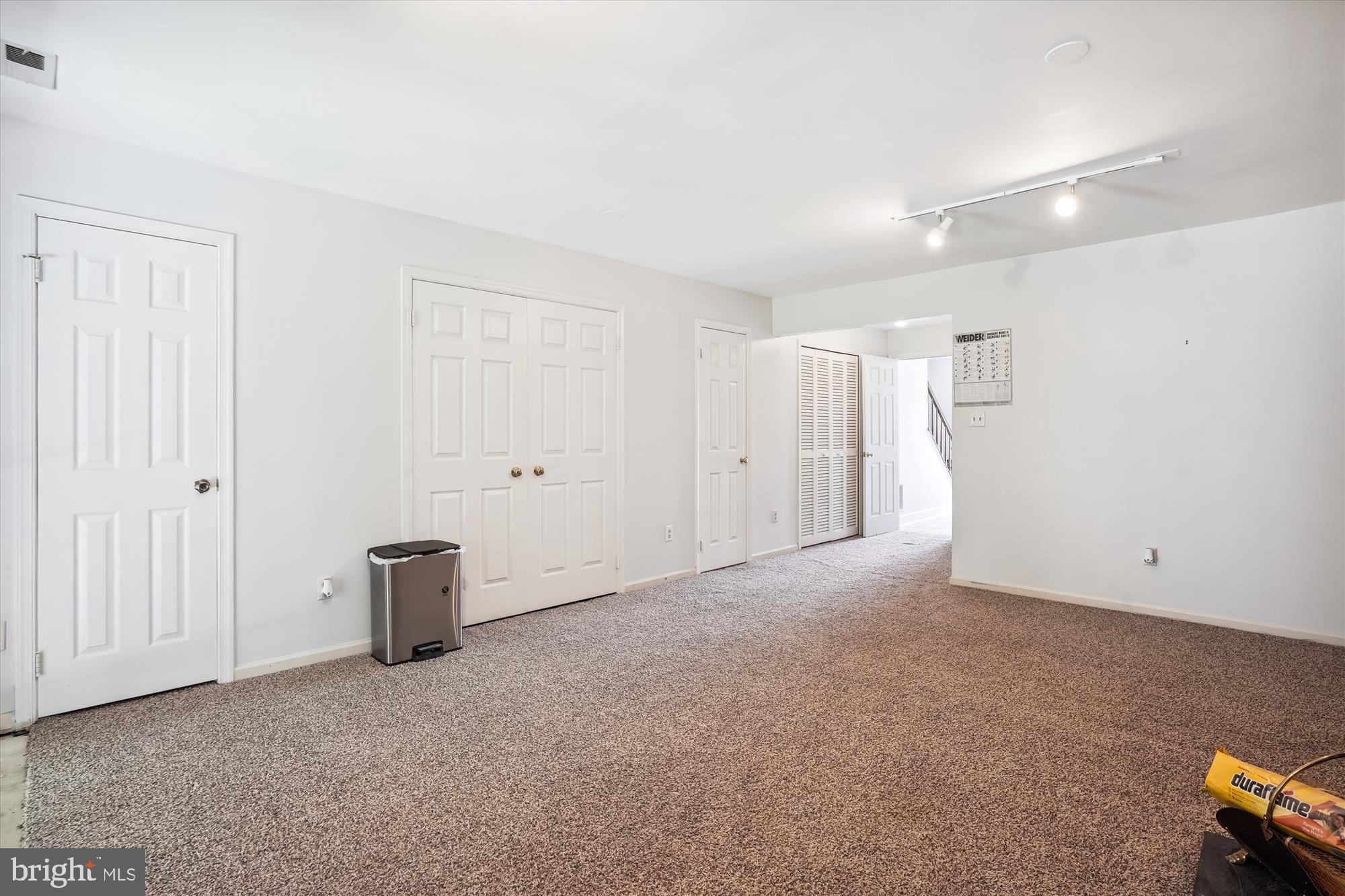 RIVER OAKS - Residential