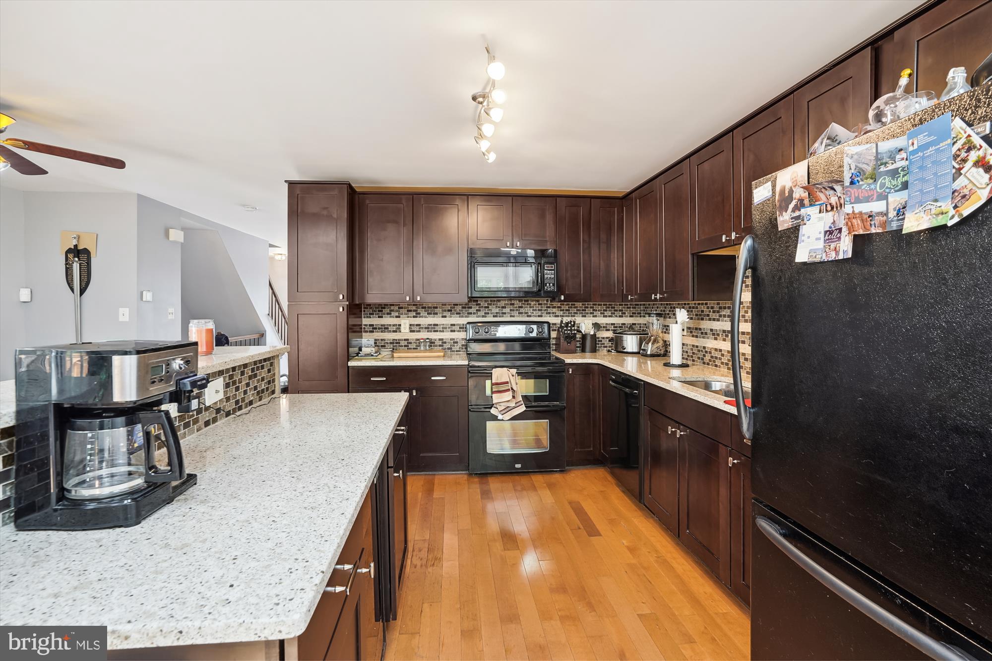 RIVER OAKS - Residential