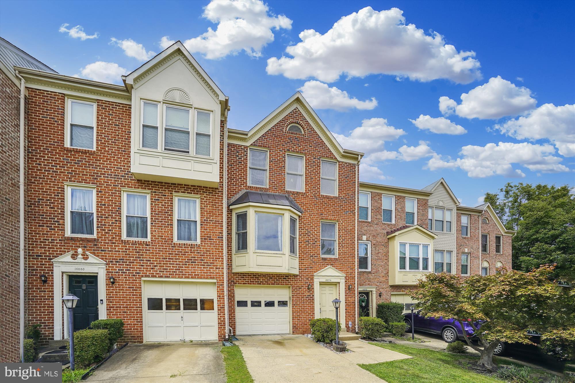 RIVER OAKS - Residential