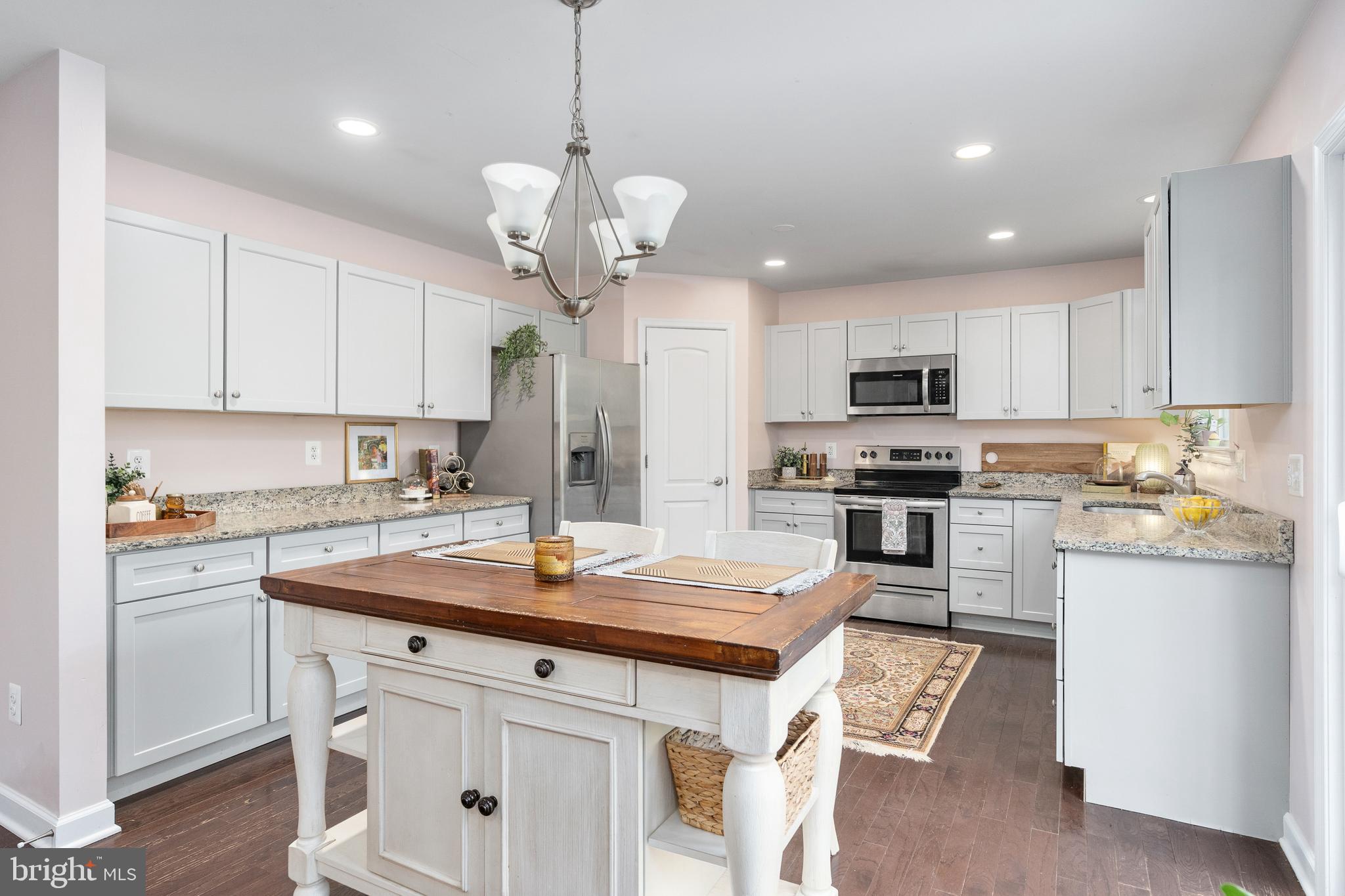 CLASSIC SHORES - Residential