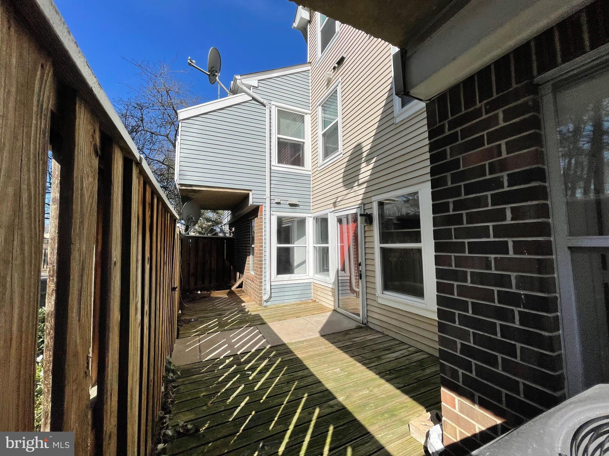 PEMBROOK VILLAGE - Residential Lease