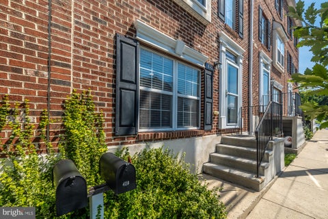 Townhouse For Sale - 410 E Elm Street<br/> CONSHOHOCKEN, PA 19428