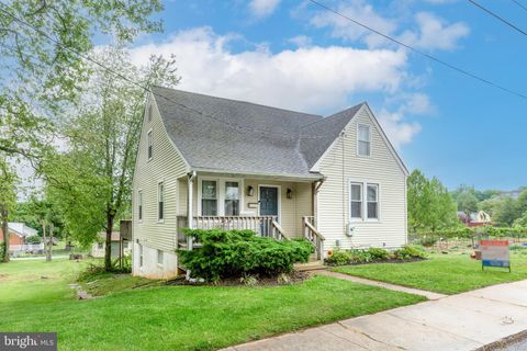 Homes For Sale - 33 Milton Avenue<br/> WESTMINSTER, MD 21157