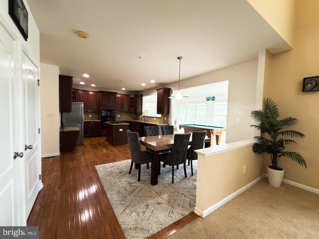 MARLBORO RIDGE - Residential