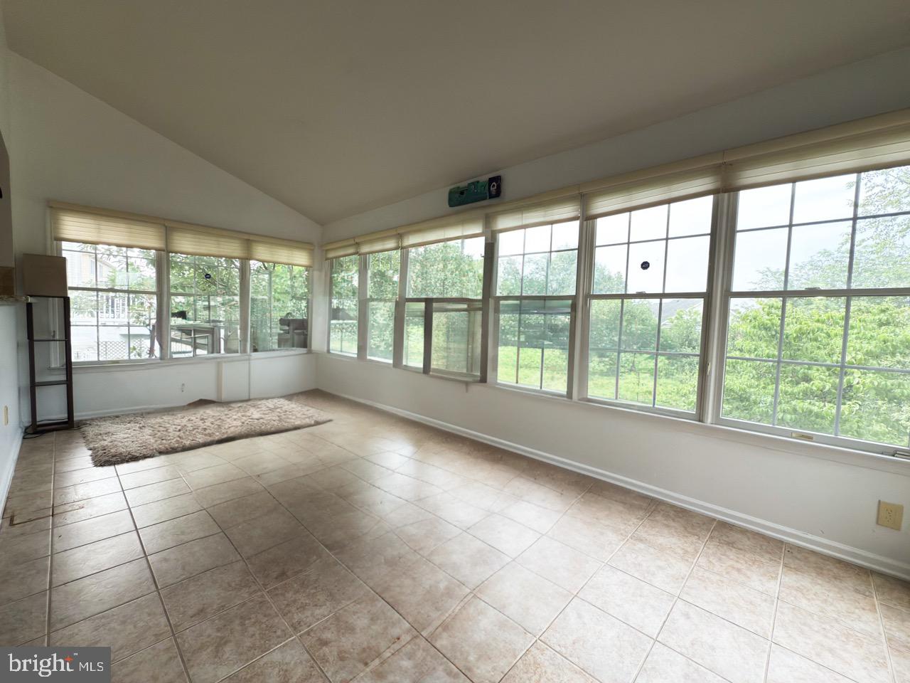 MARLBORO RIDGE - Residential