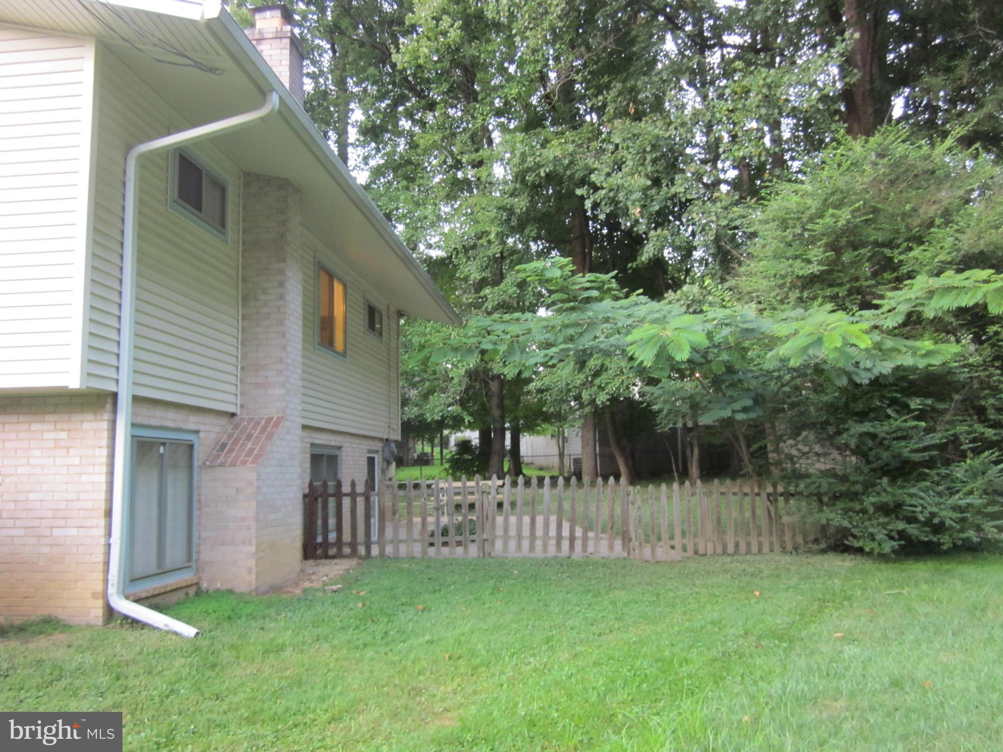 FAIRFAX VILLA - Residential