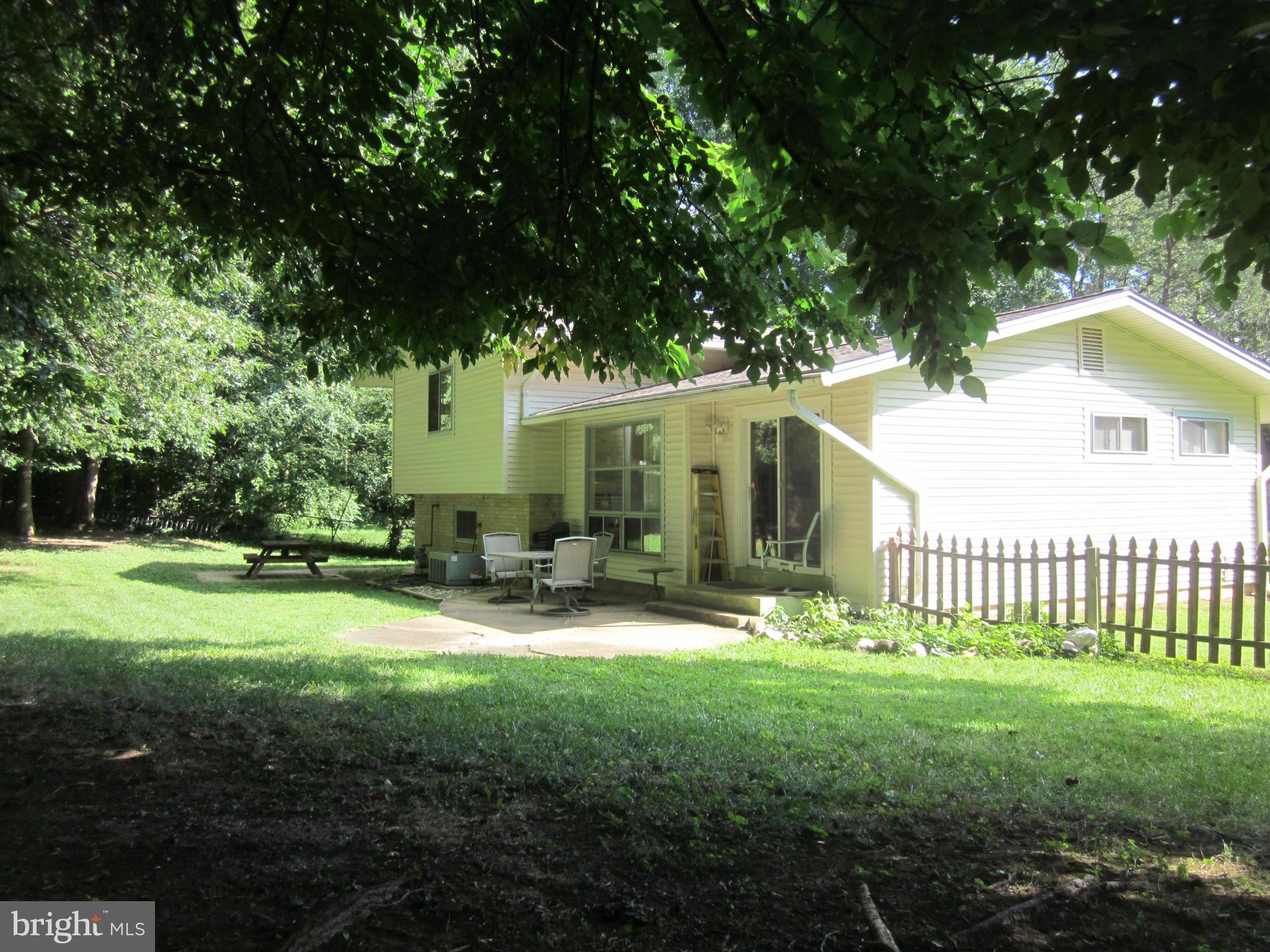 FAIRFAX VILLA - Residential