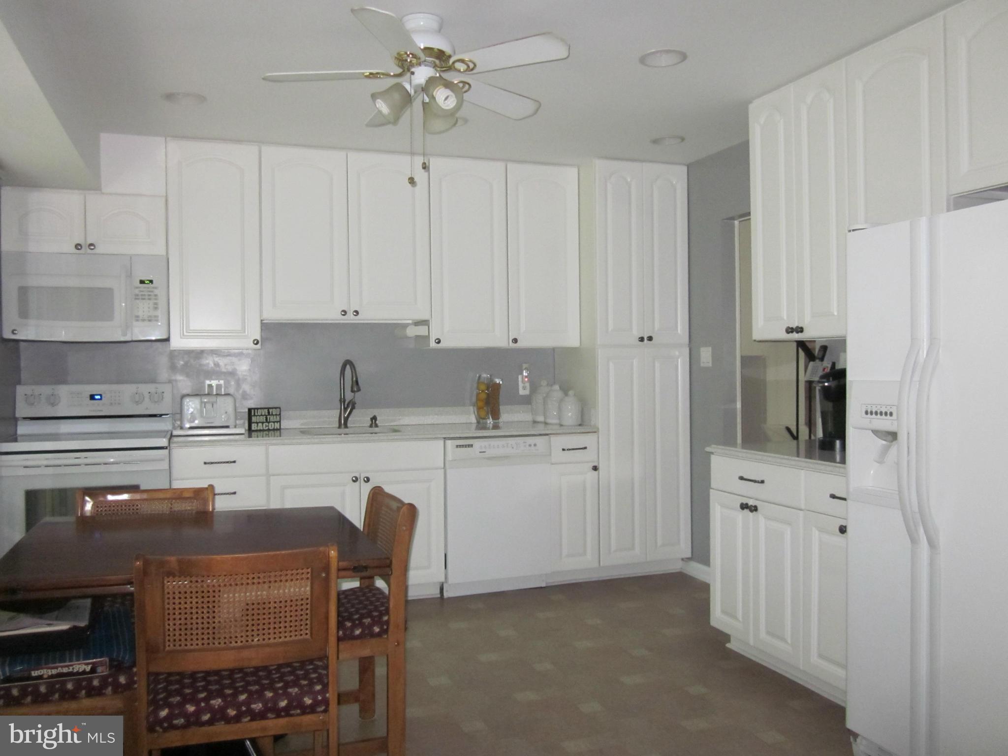 FAIRFAX VILLA - Residential