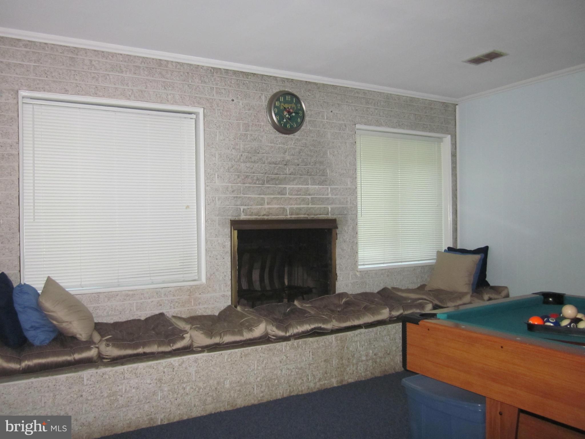 FAIRFAX VILLA - Residential