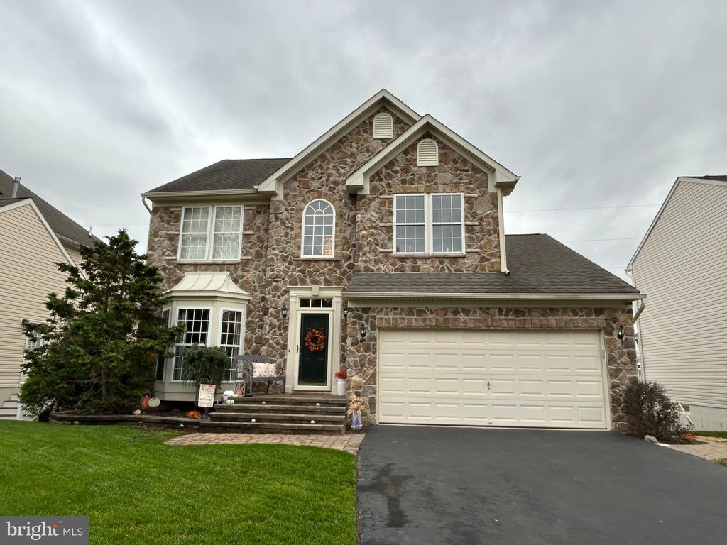 Photo of 8227 Rose Petal Drive, PHILADELPHIA, PA 19111 (MLS # PAPH2553482)