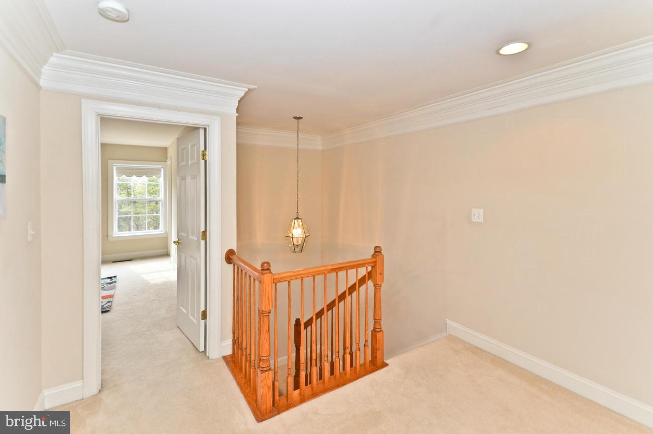 HAMPTON SQUARE - Residential