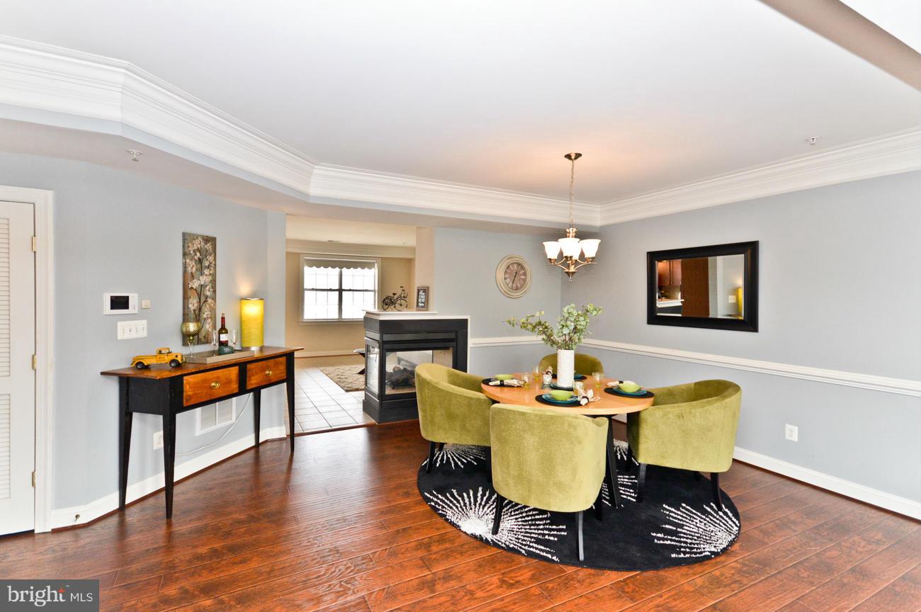 HAMPTON SQUARE - Residential