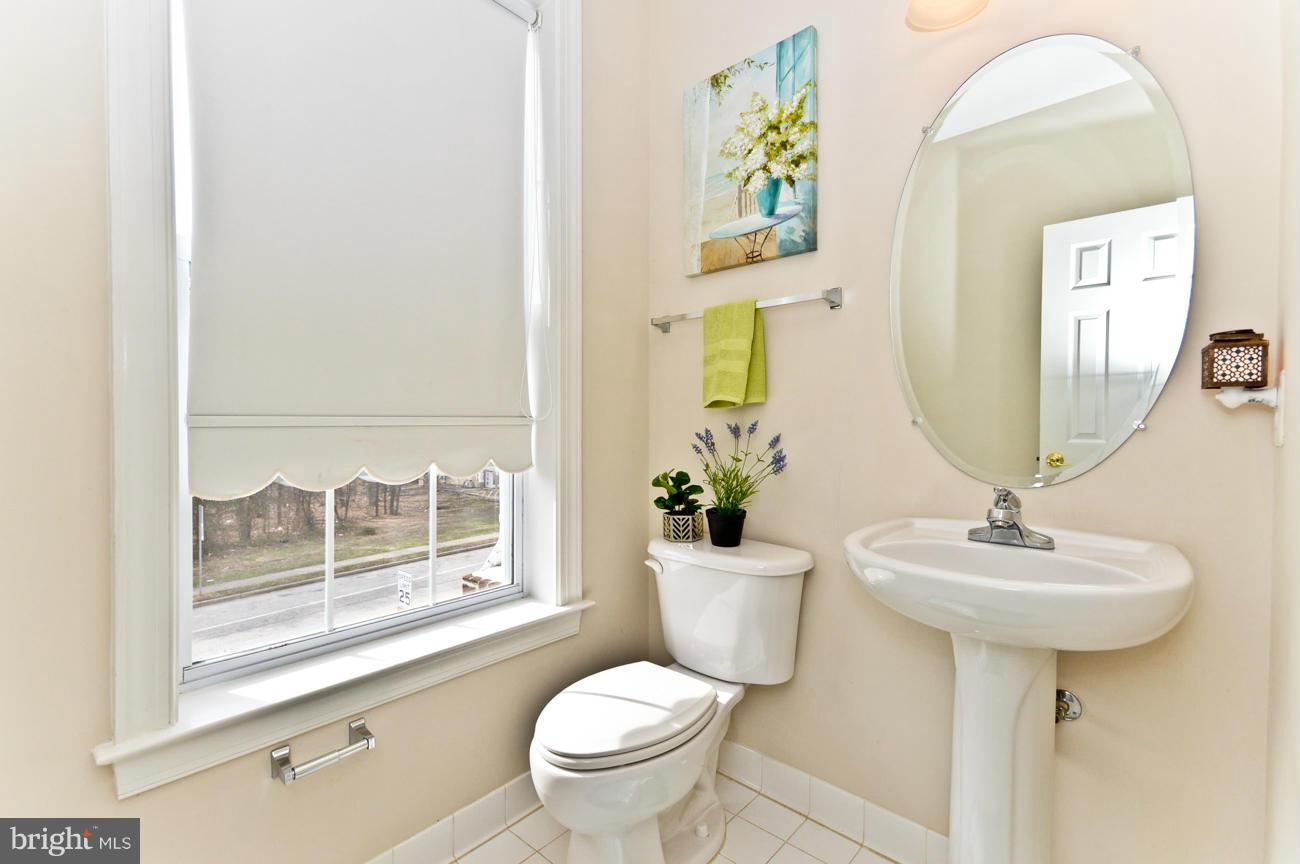 HAMPTON SQUARE - Residential