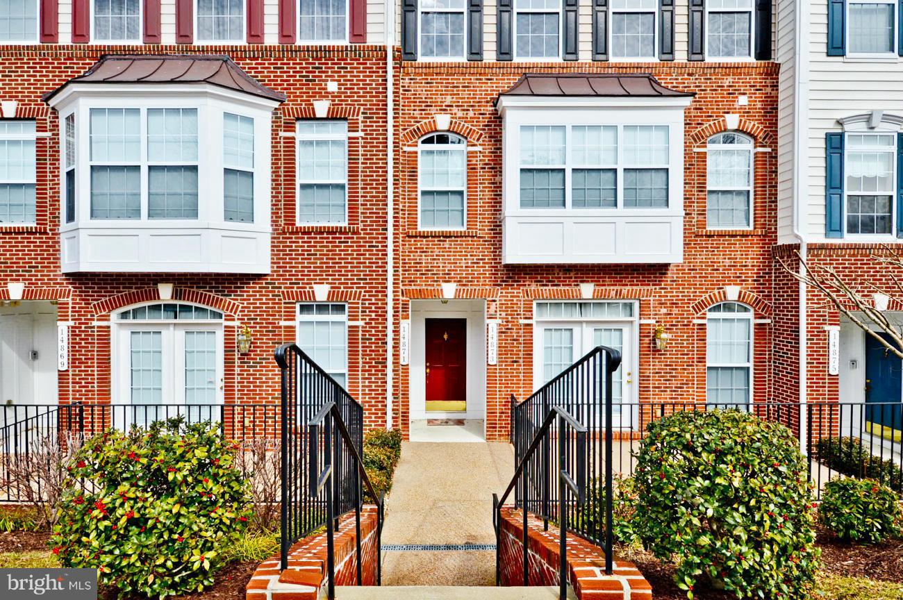 HAMPTON SQUARE - Residential