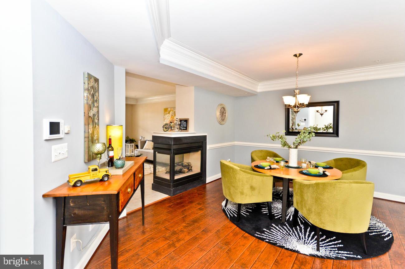 HAMPTON SQUARE - Residential