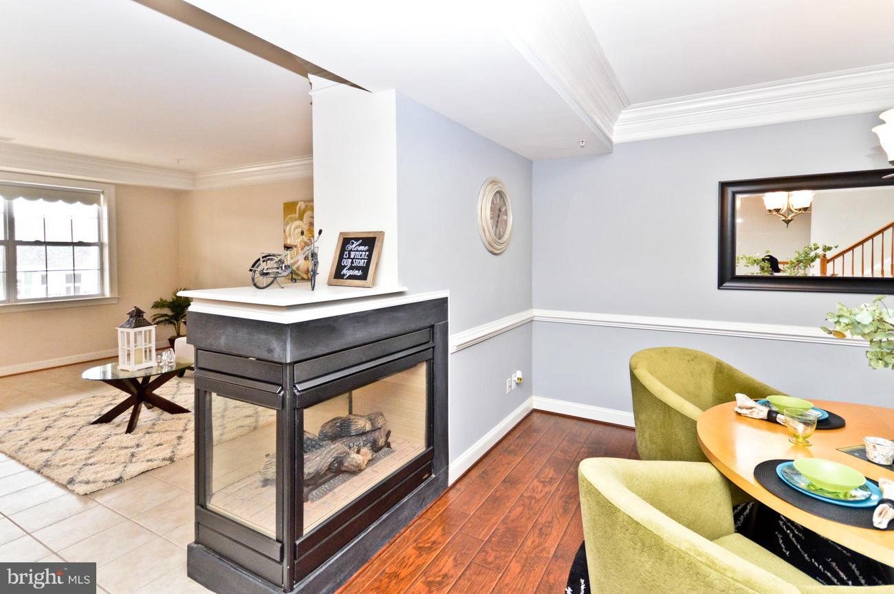 HAMPTON SQUARE - Residential