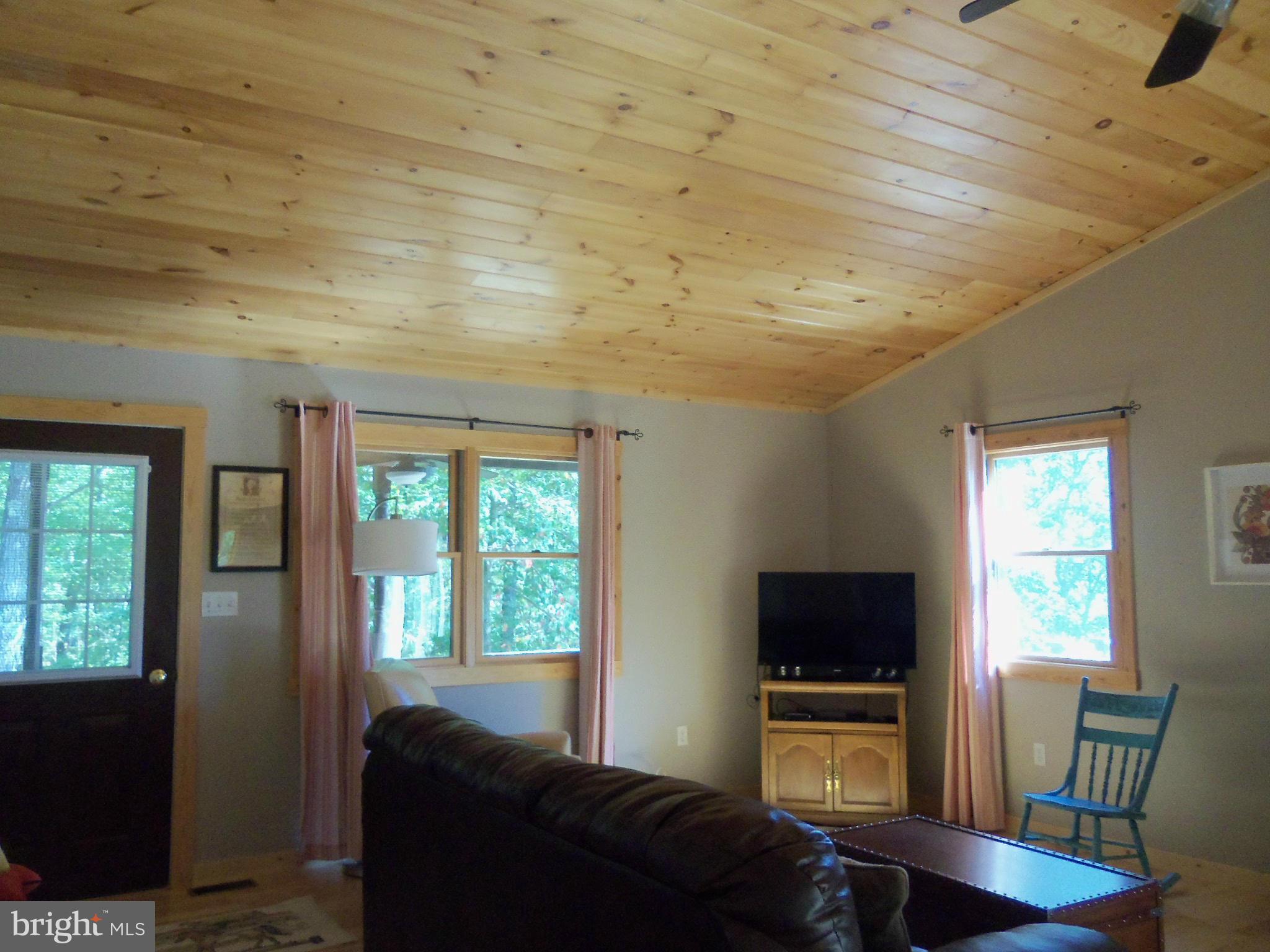 ROUSE MOUNTAIN - Residential