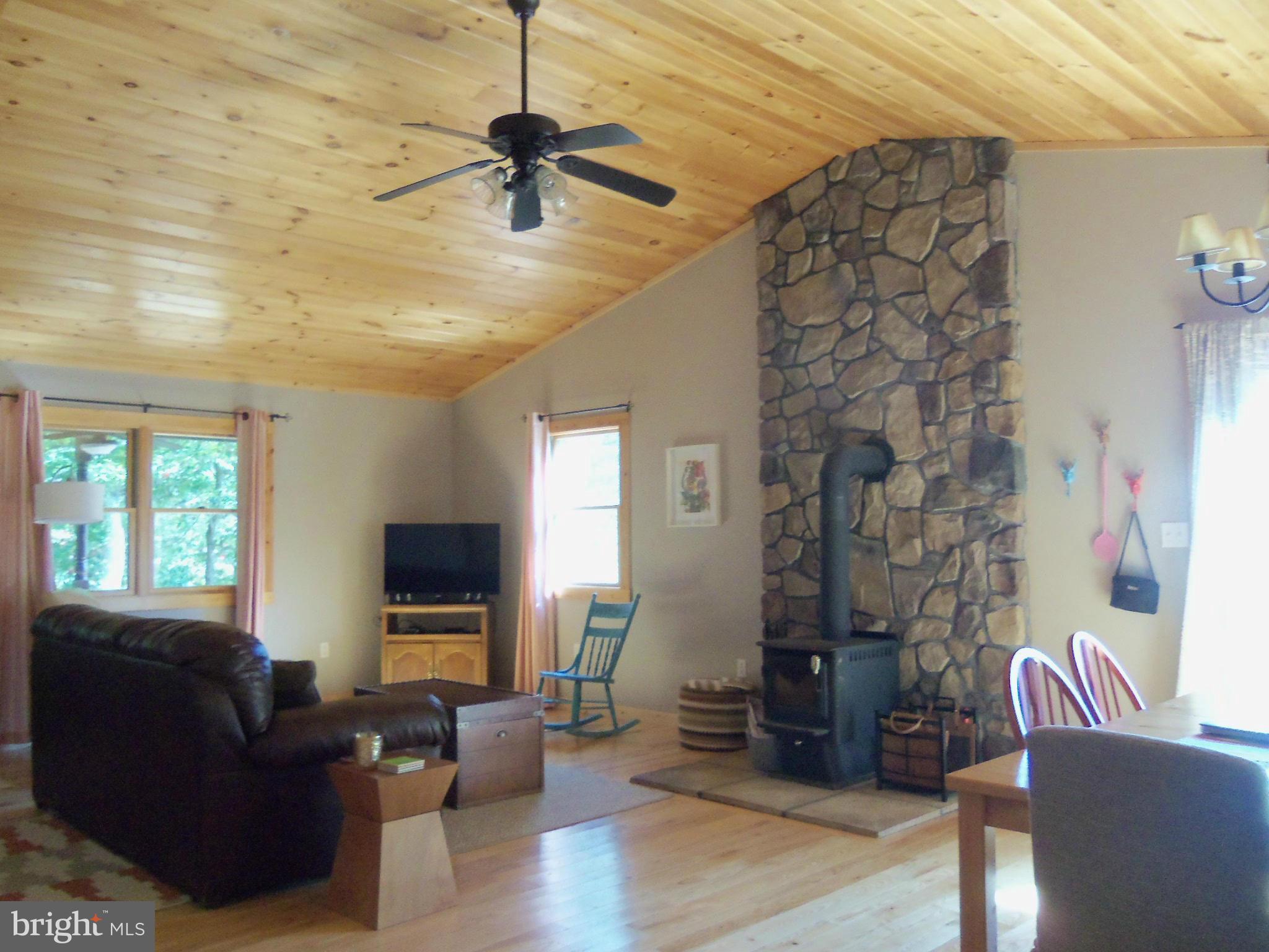 ROUSE MOUNTAIN - Residential