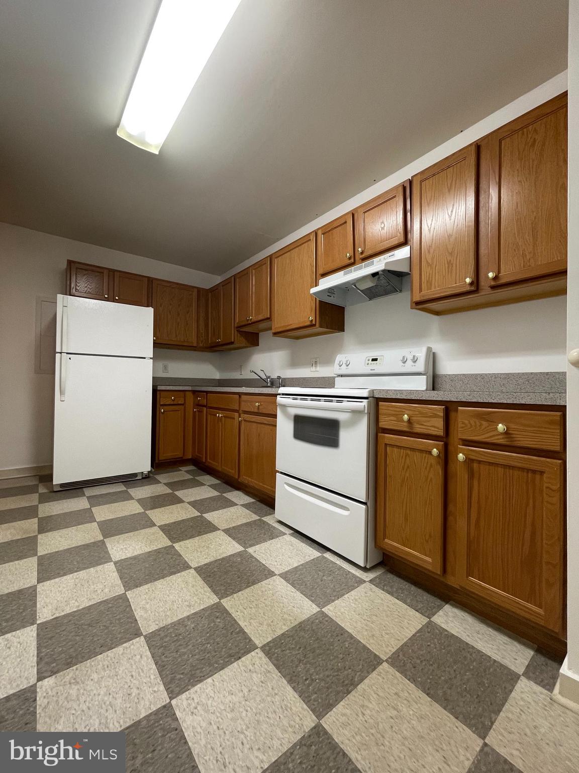 159 E CHESTNUT STREET 2 E