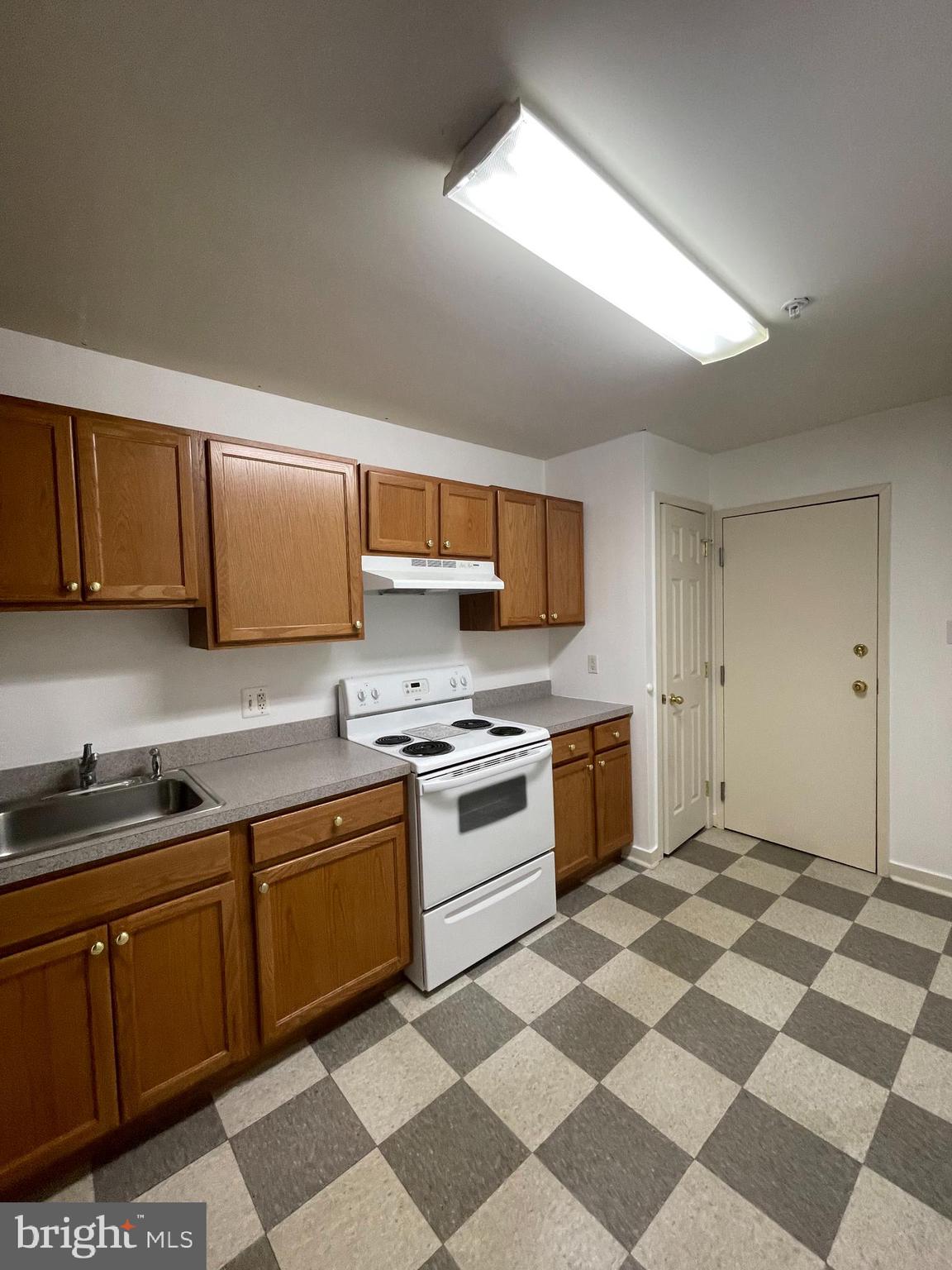 159 E CHESTNUT STREET 2 E