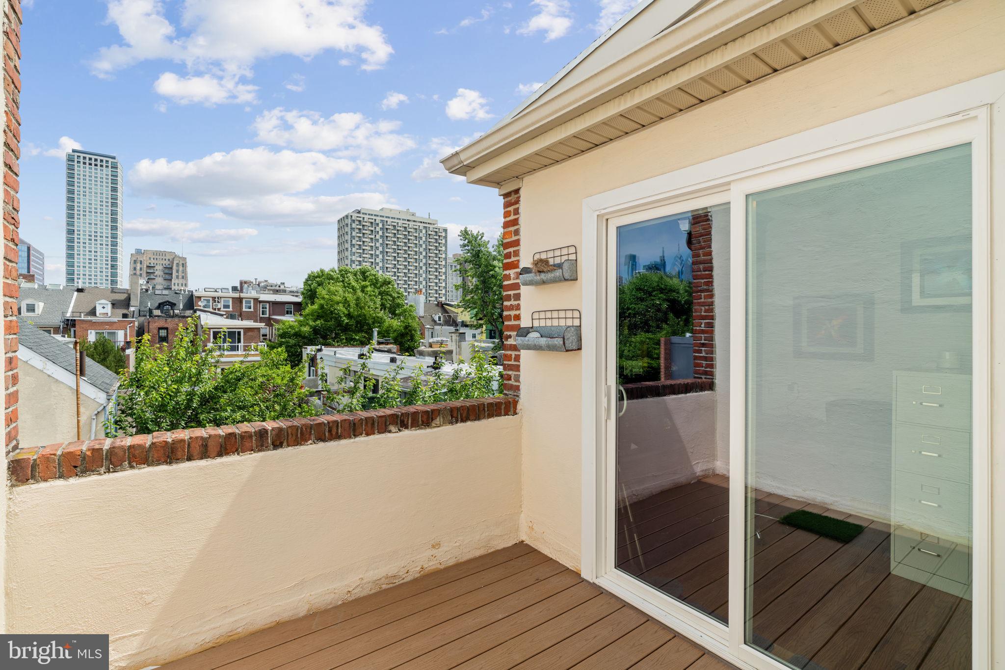 SOCIETY HILL - Residential