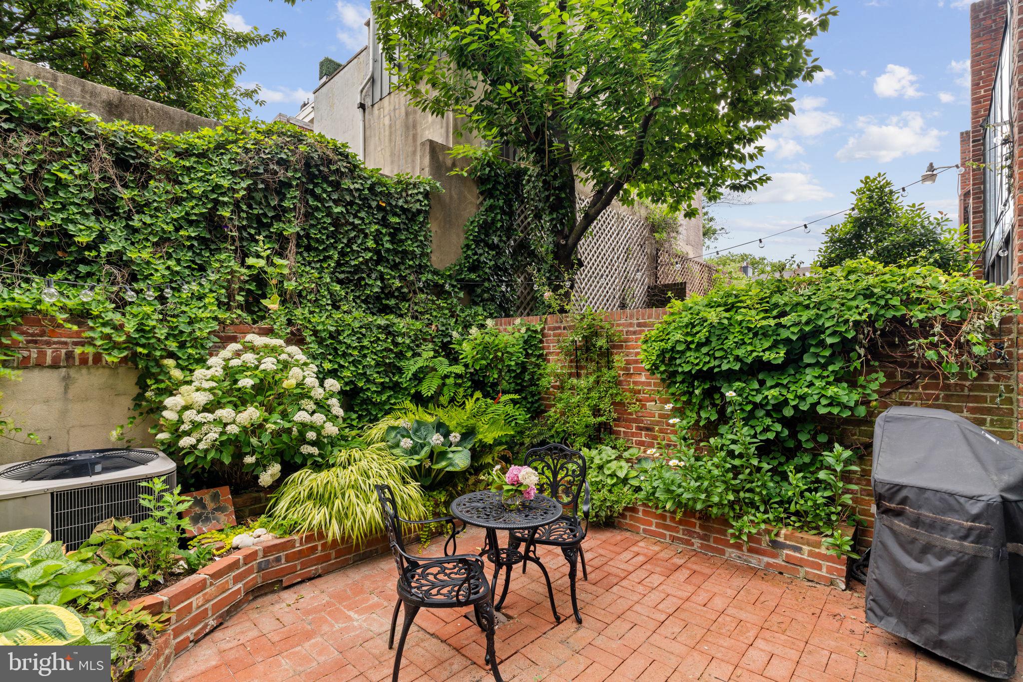 SOCIETY HILL - Residential