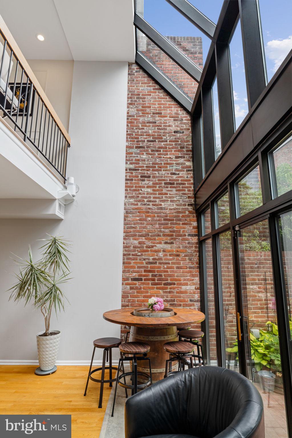 SOCIETY HILL - Residential