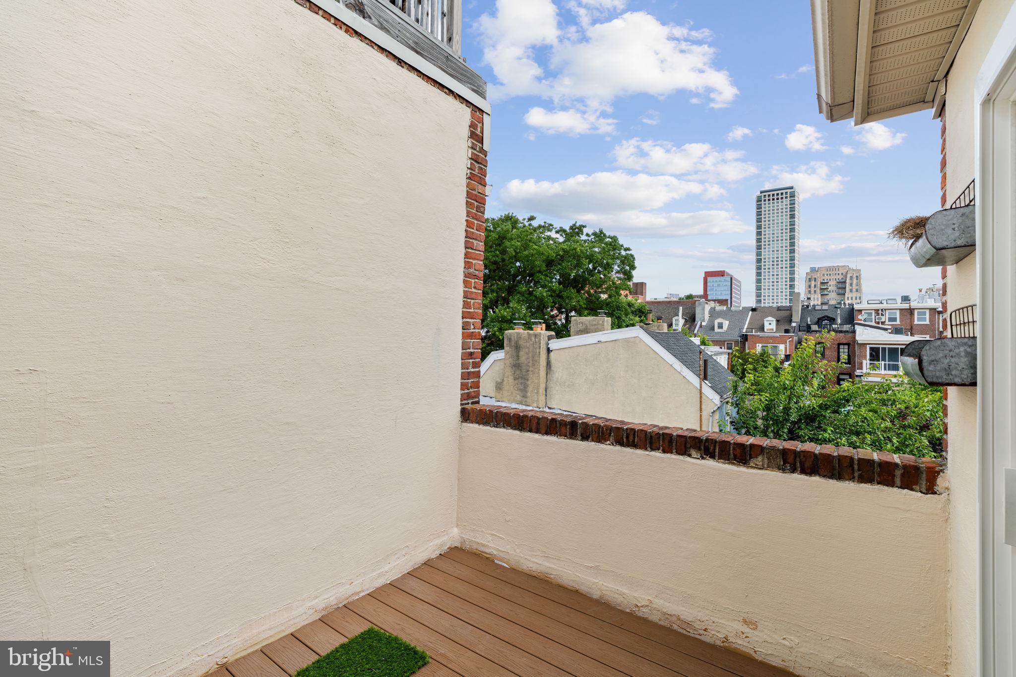 SOCIETY HILL - Residential