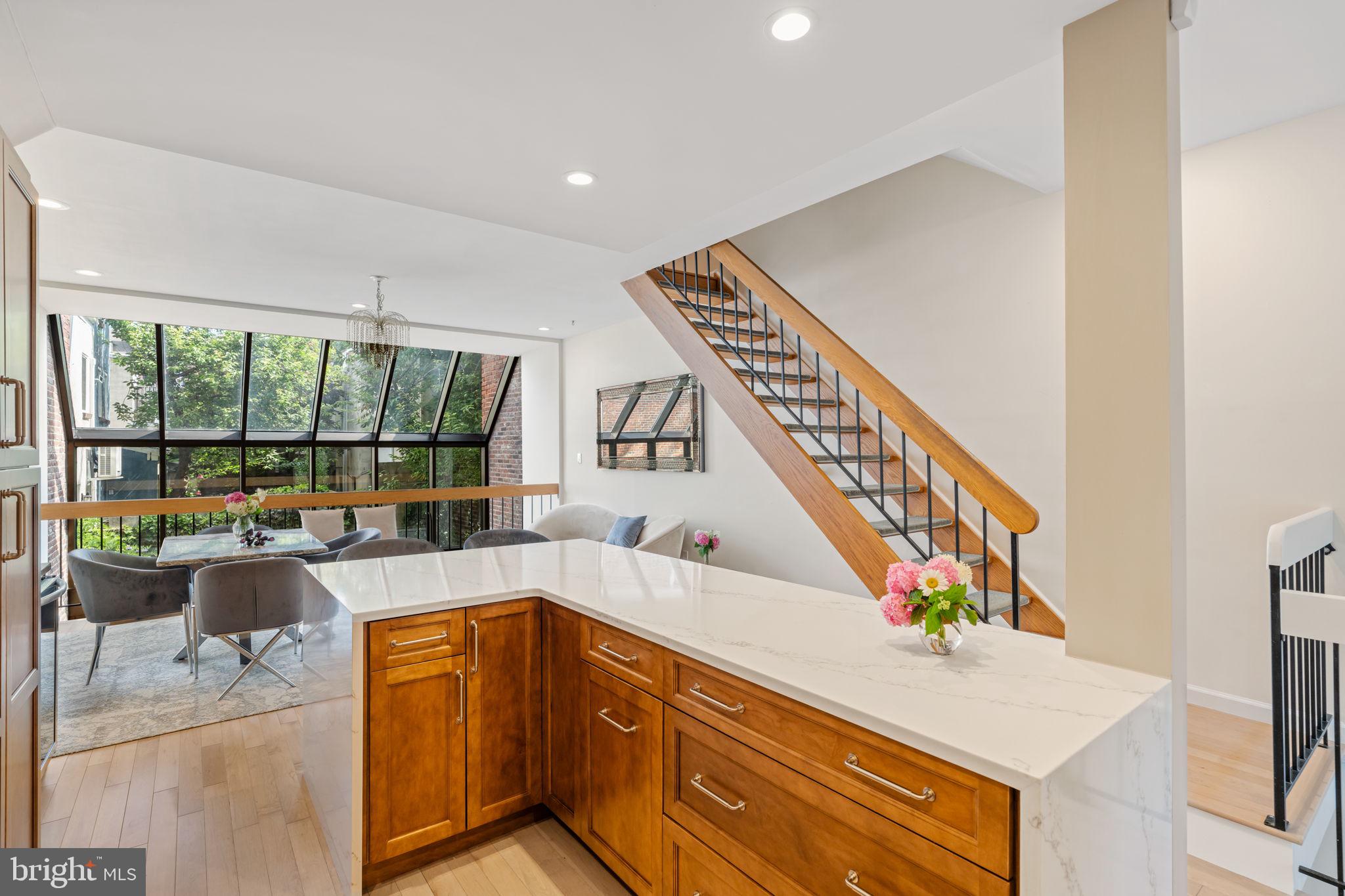 SOCIETY HILL - Residential