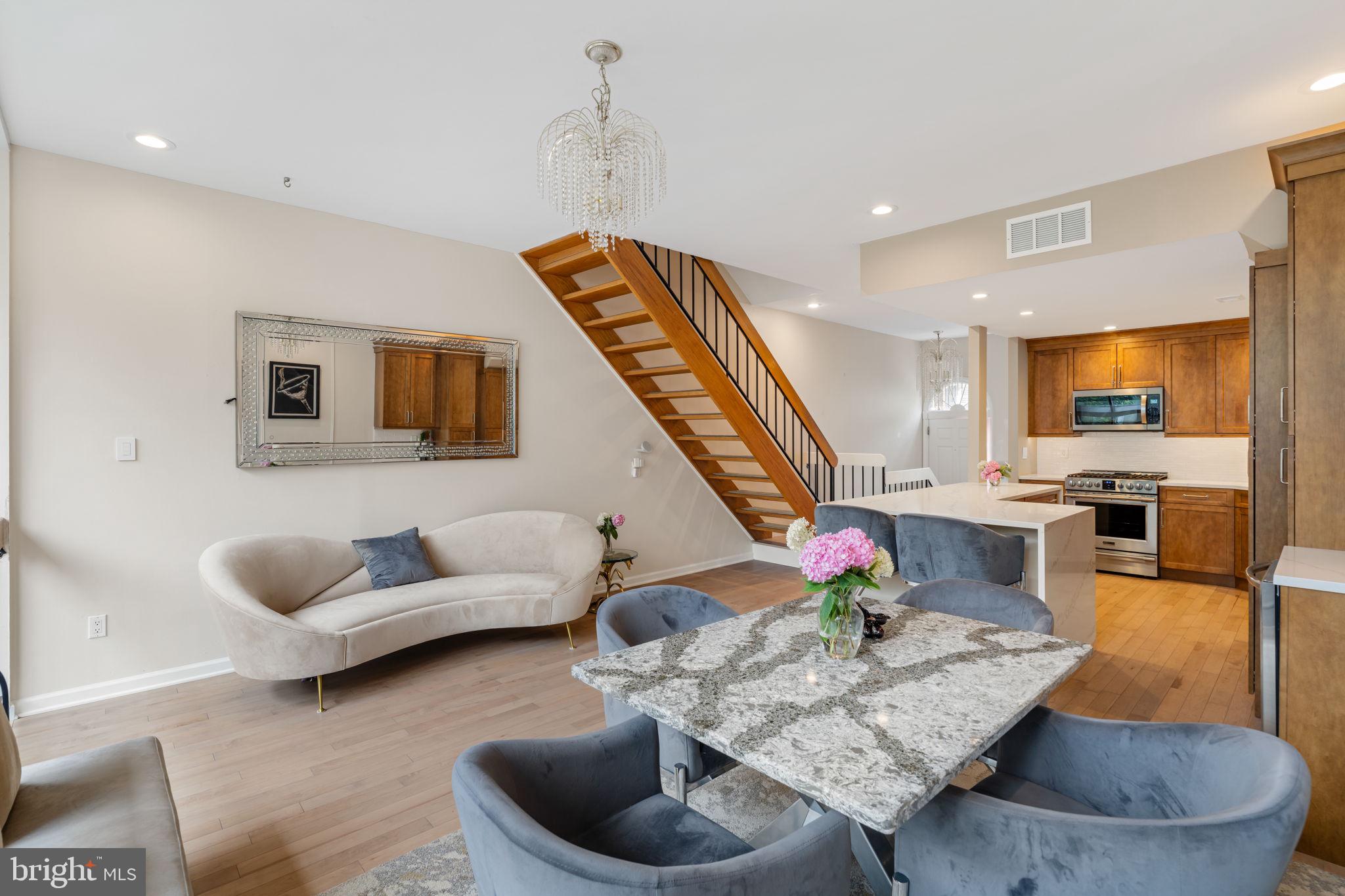 SOCIETY HILL - Residential